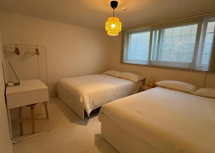 Apartment Heyhome Seochon, Semi-basement *