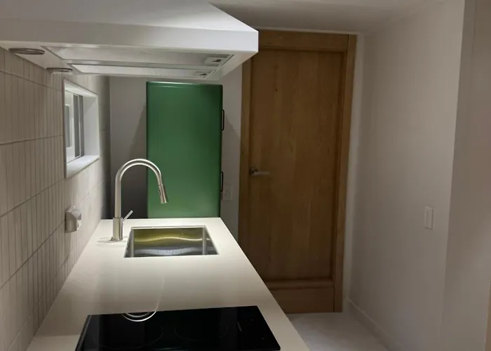 Heyhome Seochon, Semi-basement *